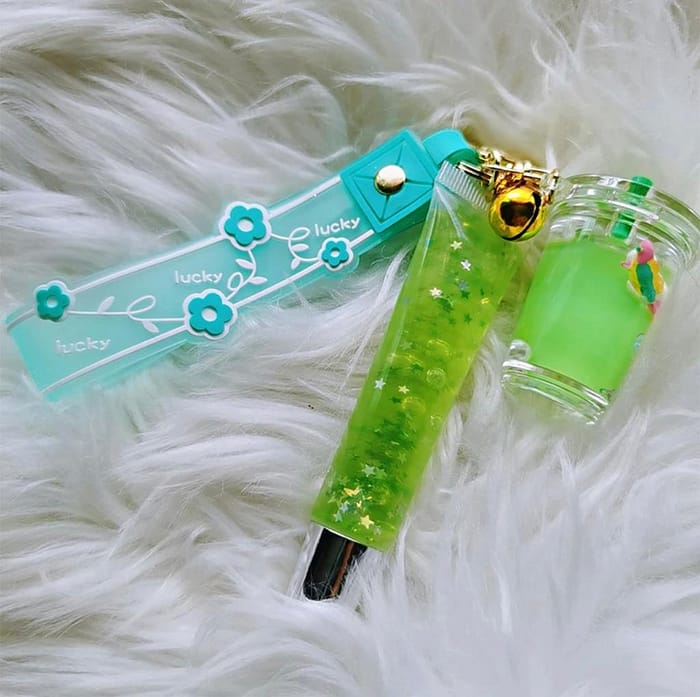 Acrylic milk tea boba keychain